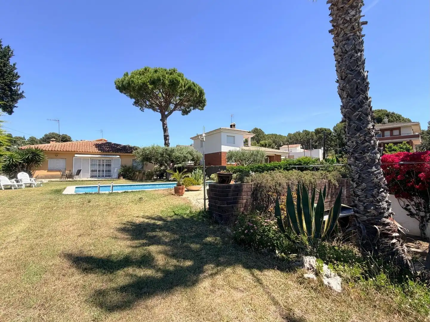 Jardí de Casa o xalet en venda en Cunit amb Calefacció, Jardí privat i Piscina
