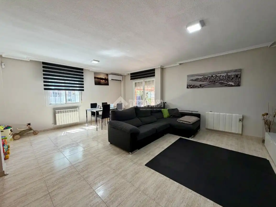 Casa pareada en venta en Villanueva de la Torre, imagen 4