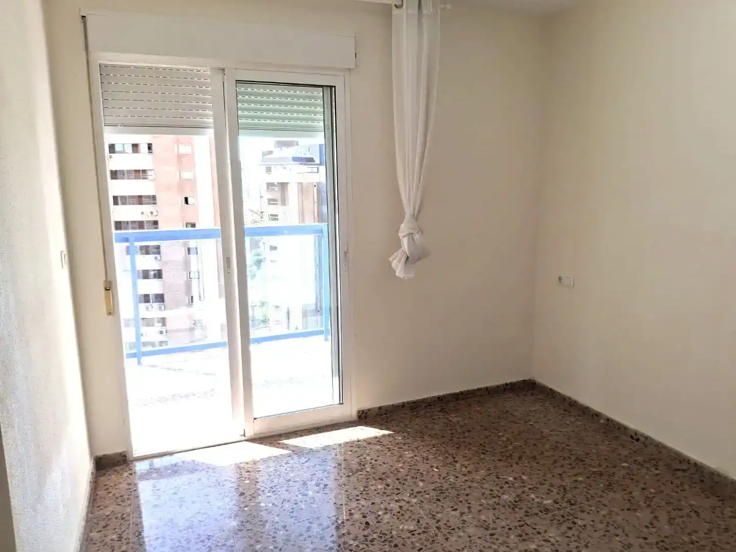 Schlafzimmer von Wohnung zur Miete in Benidorm mit Schwimmbad
