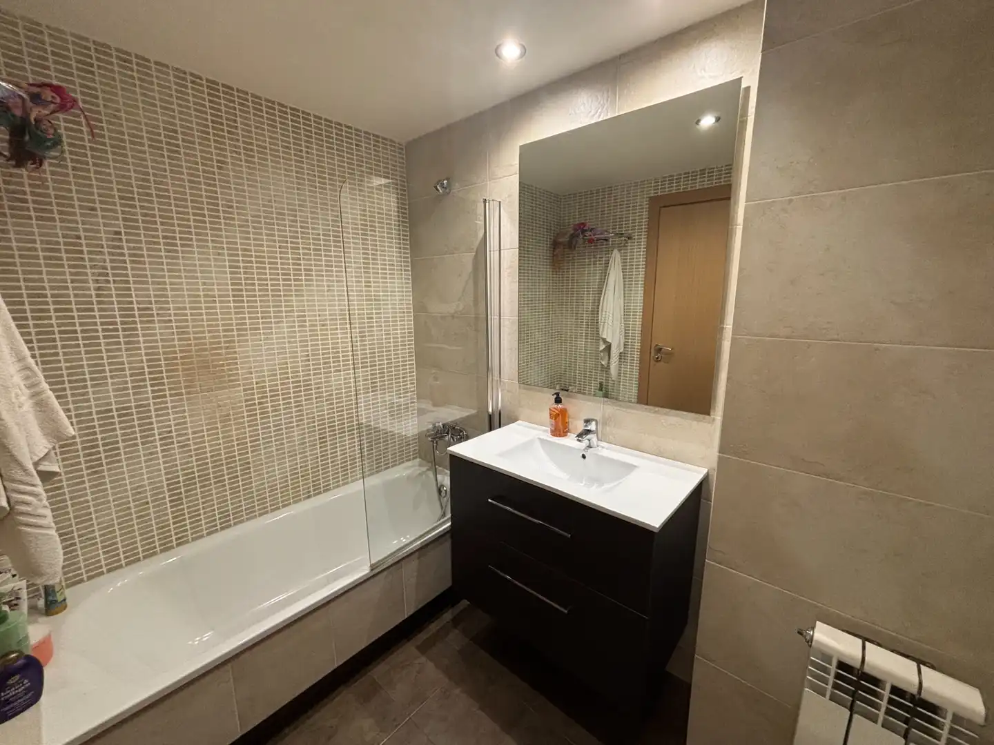 Baño de Casa adosada en venta en Lleida con Aire acondicionado, Calefacción y Parquet