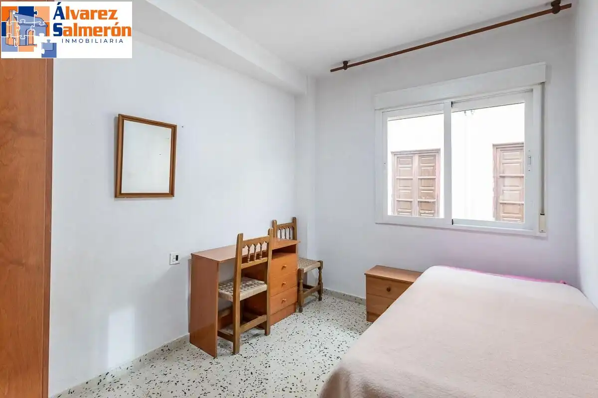 Flat for sale in Calle de las Caballerizas, Centro - Sagrario
