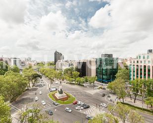 Vista exterior de Apartament en venda en  Madrid Capital amb Aire condicionat i Terrassa