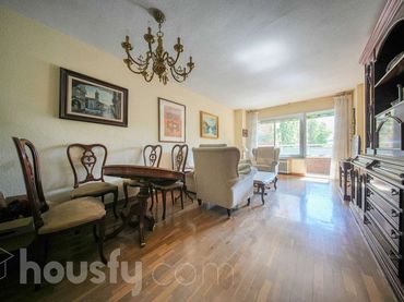 Flat with balcony for sale in Calle de Fermín Caballero .