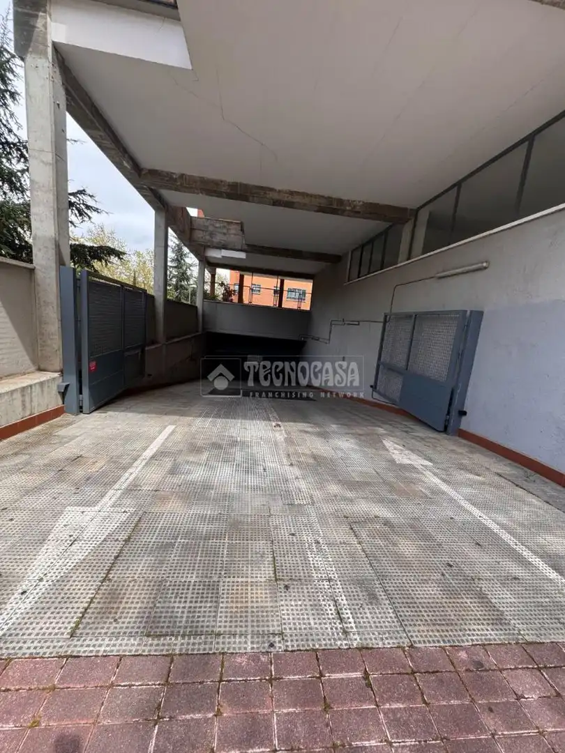 Parkplatz von Garage zur Miete in Alcobendas