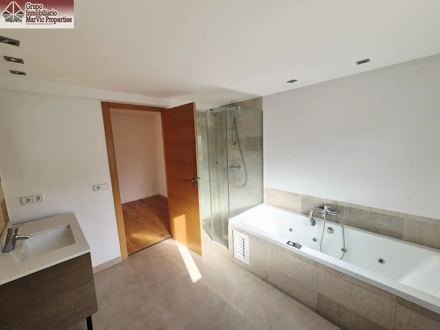 Casa aparellada amb terrassa en venda a L'Albir, imagen 28