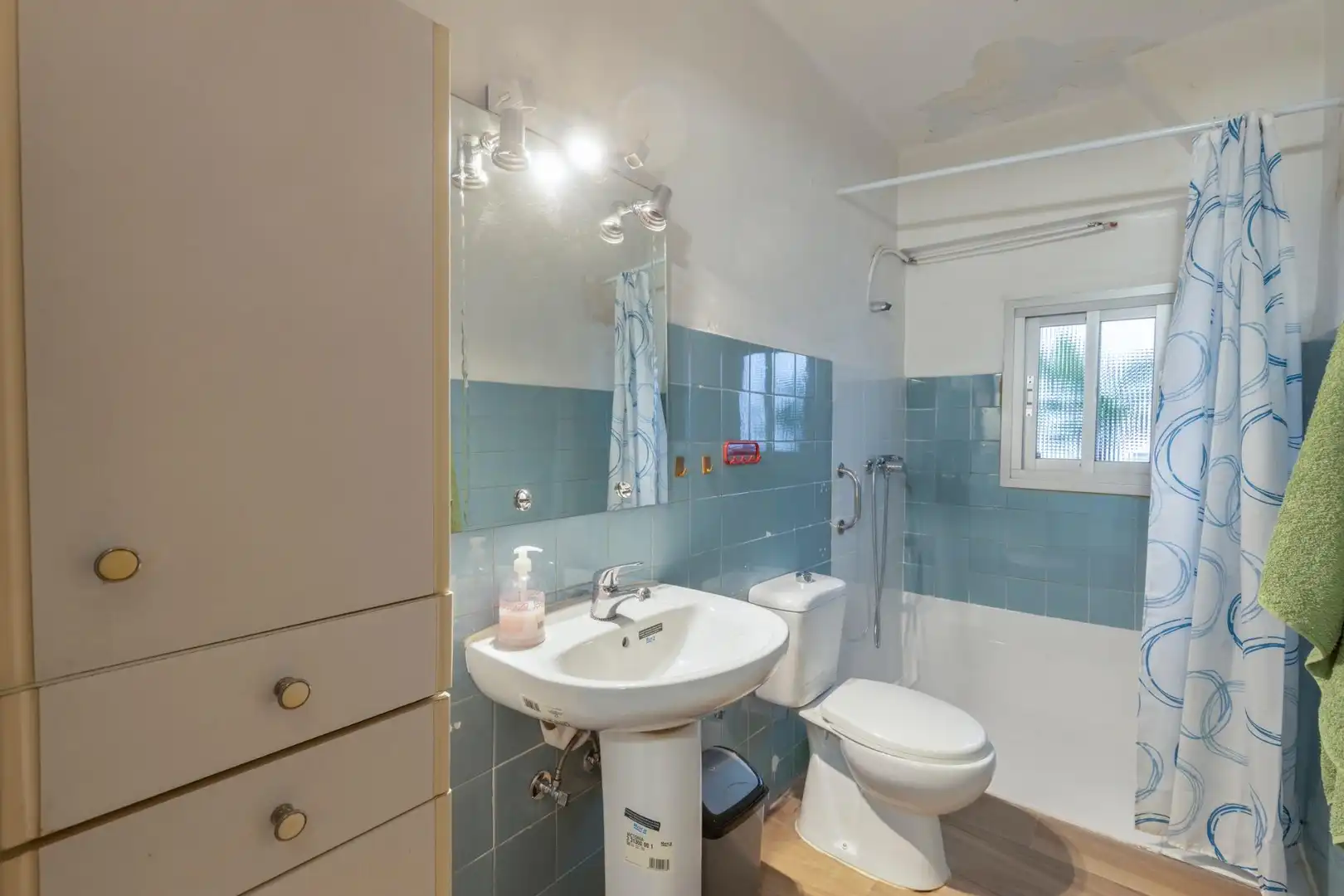 Bathroom of Flat for sale in Ronda