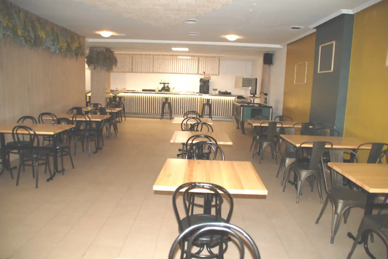 Local comercial en venda a Monzón, imagen 7