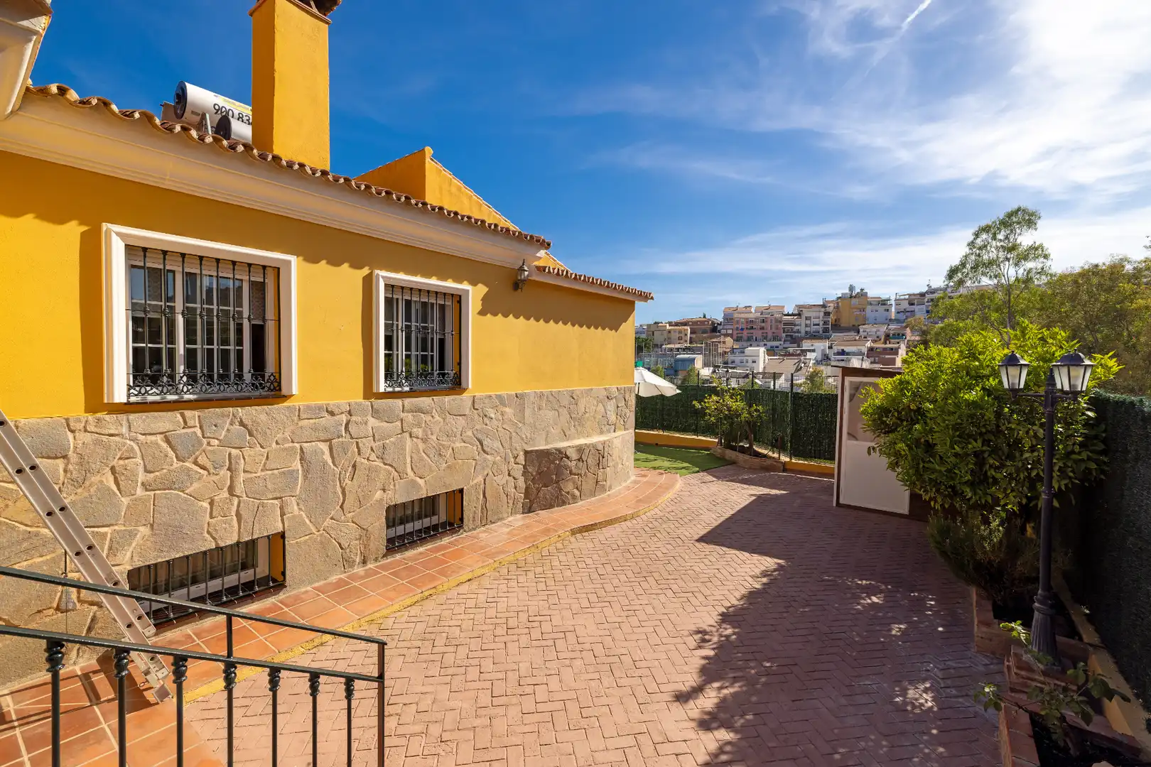 Exterior view of Houses for sale in Málaga  with Air Conditioner, Heating and Private garden