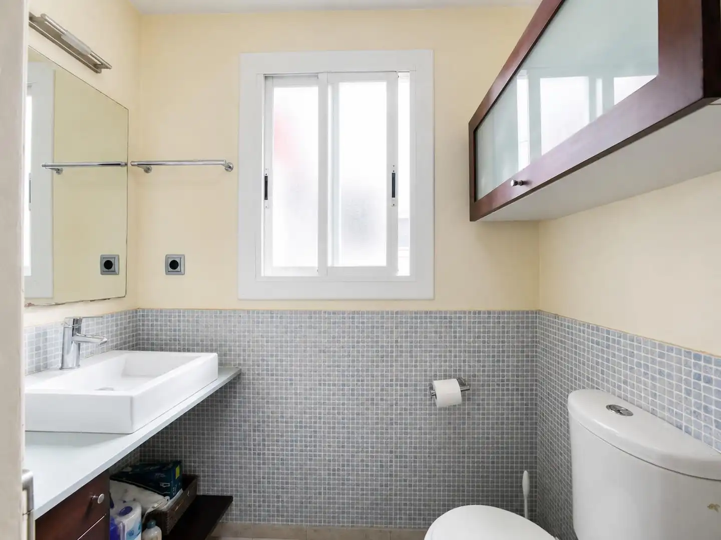 Badezimmer von Wohnung zum Verkauf in Esplugues de Llobregat mit Klimaanlage, Parkett und Terrasse