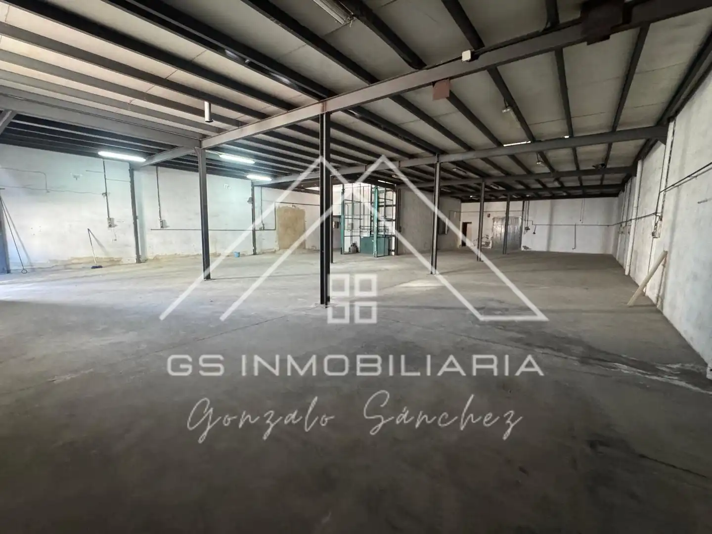 Industrial buildings for rent in Lucena