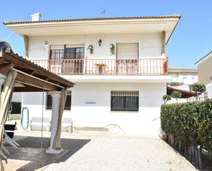 Vista exterior de Casa o xalet en venda en El Vendrell amb Calefacció, Jardí privat i Terrassa