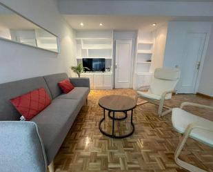 Sala d'estar de Apartament per a compartir en  Madrid Capital amb Aire condicionat i Terrassa