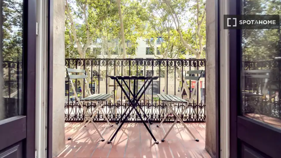 Flat with terrace to rent in Ciutat Vella, imagen 3