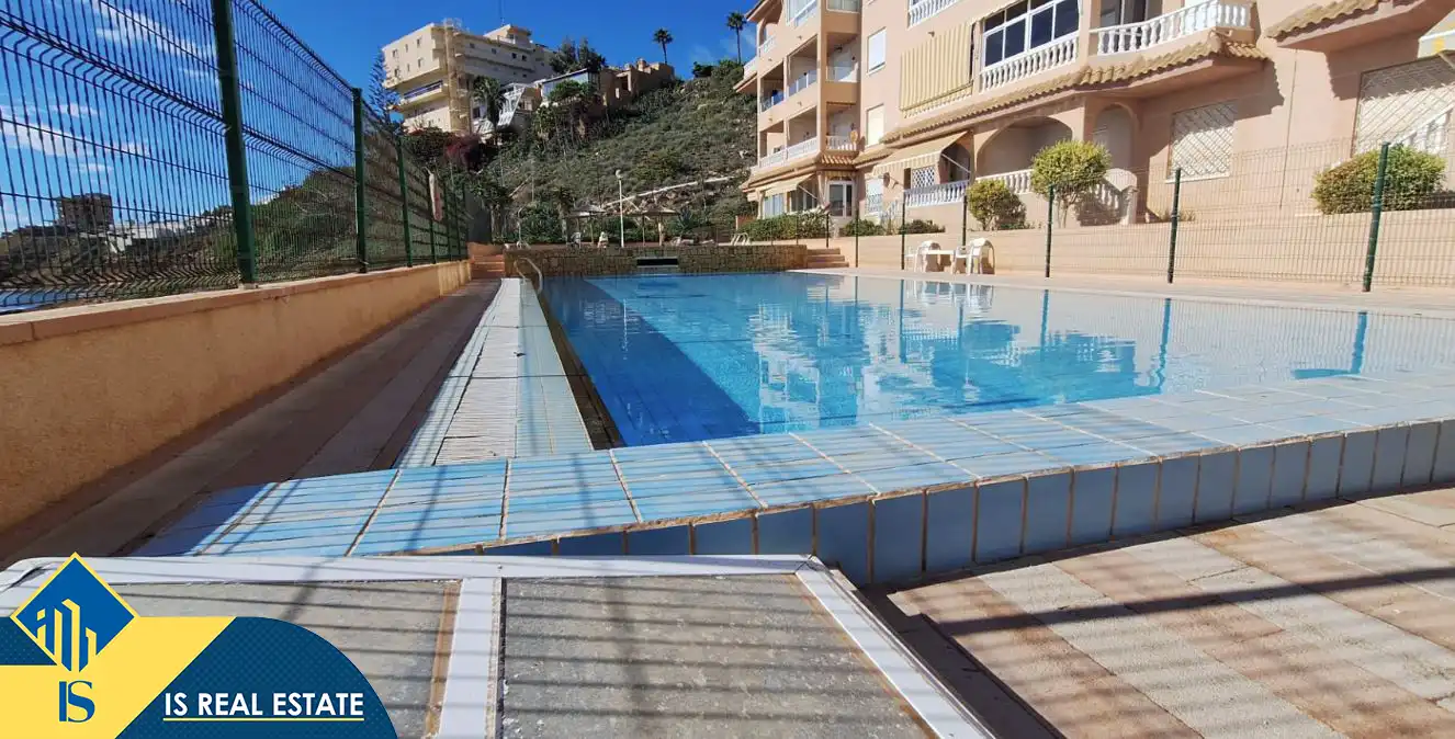 Piscina de Estudi en venda en Torrevieja amb Aire condicionat, Calefacció i Terrassa