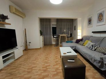 Pis amb balcó en venda a Sur