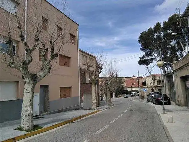 Außenansicht von Gebäude zum Verkauf in La Llacuna