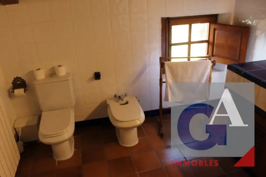 Casa rústica amb terrassa en venda a Sant Joan Les Fonts, imagen 38