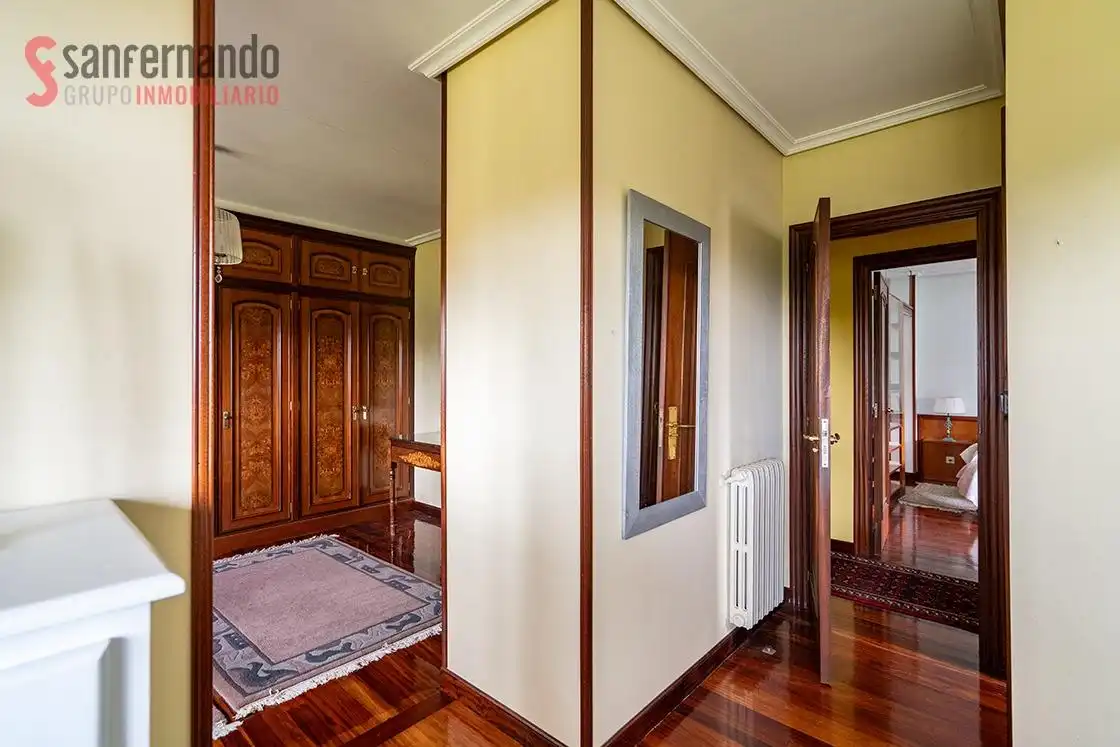 Casa o chalet en venta en Torrelavega  con Calefacción, Jardín privado y Terraza