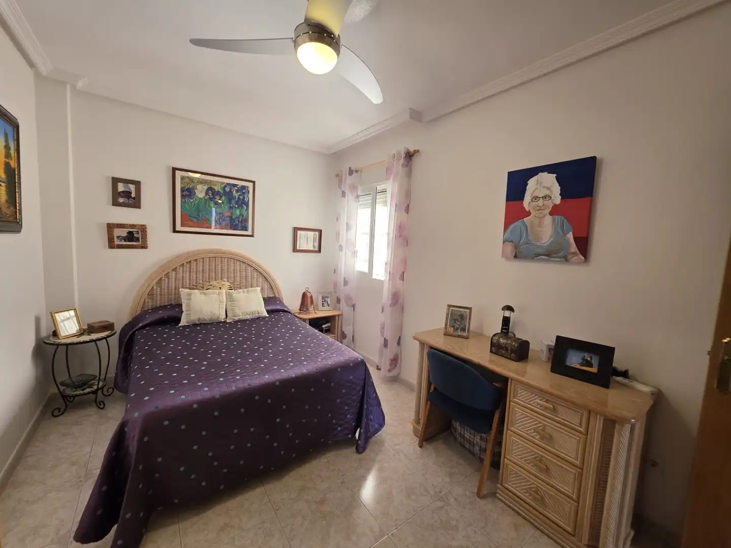 Schlafzimmer von Dachboden zum Verkauf in Santa Pola mit Klimaanlage, Terrasse und Abstellraum