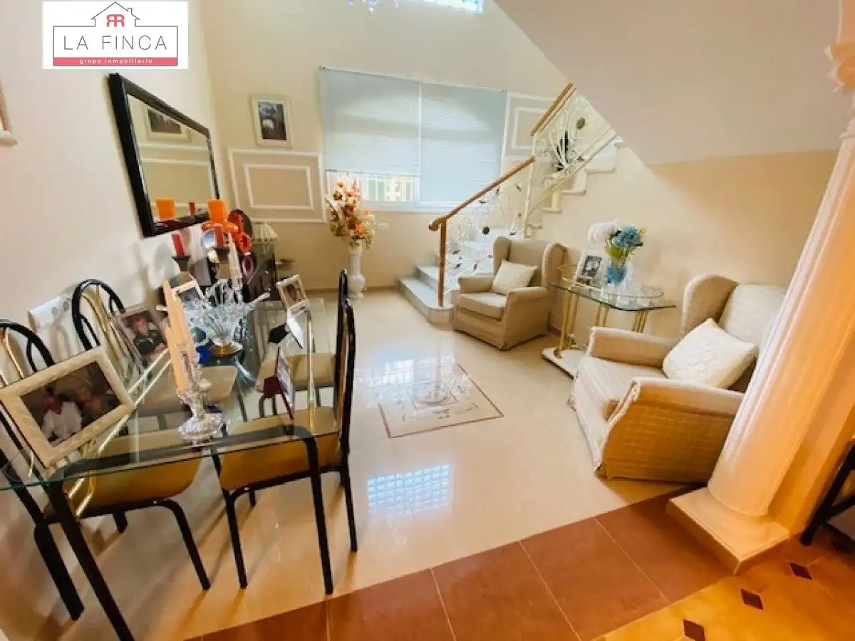Living room of Houses for sale in Málaga  with Private garden, Terrace and Storage room