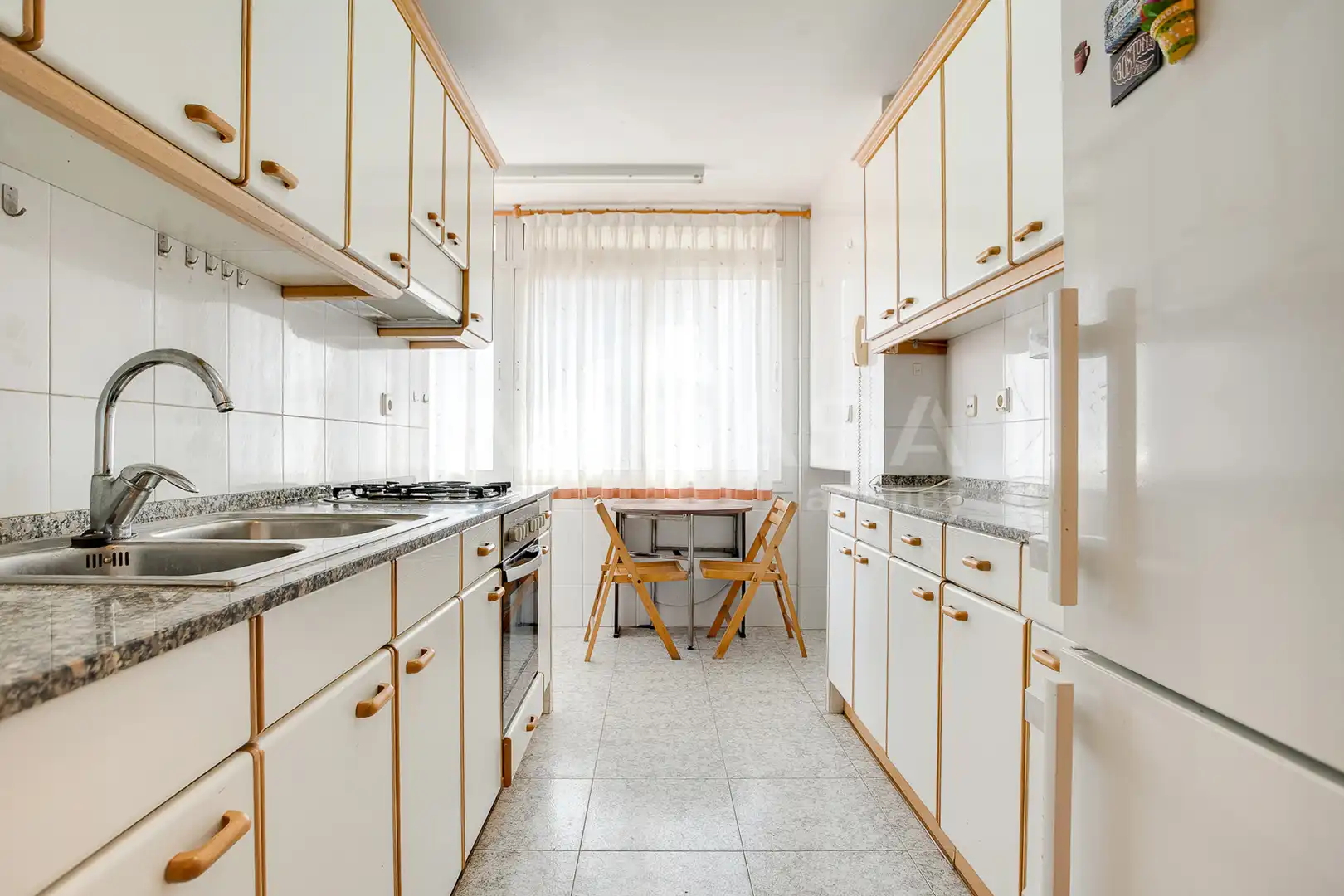 Cocina de Piso en venta en Cornellà de Llobregat con Calefacción y Balcón