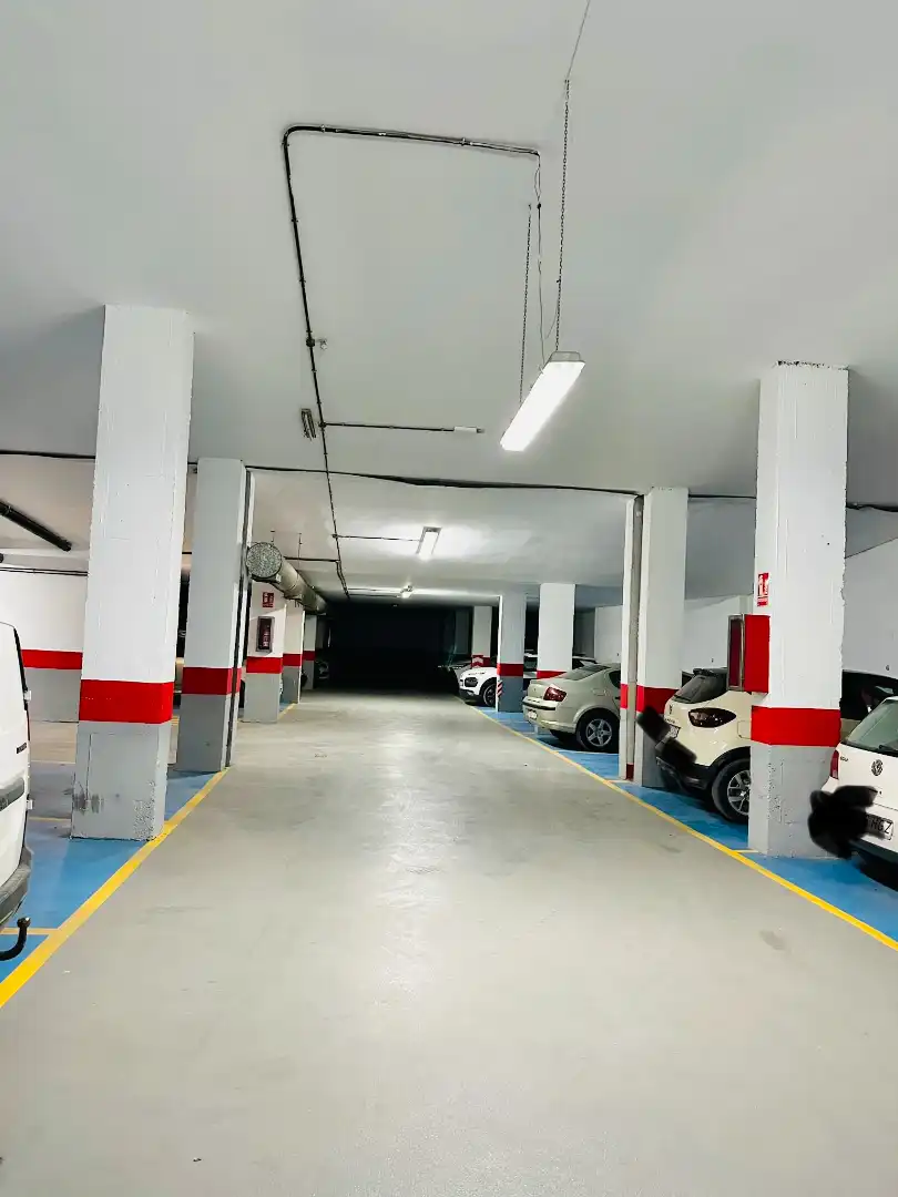 Parking de Apartamento de alquiler en Granada con Aire acondicionado, Calefacción y Parquet