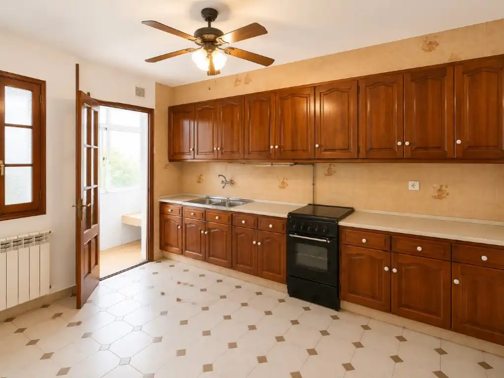 Kitchen of Flat for sale in Vilanova i la Geltrú