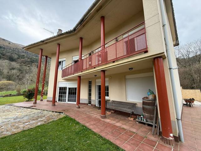 Casa-chalet en Venta en San Miguel de Aras en Voto
