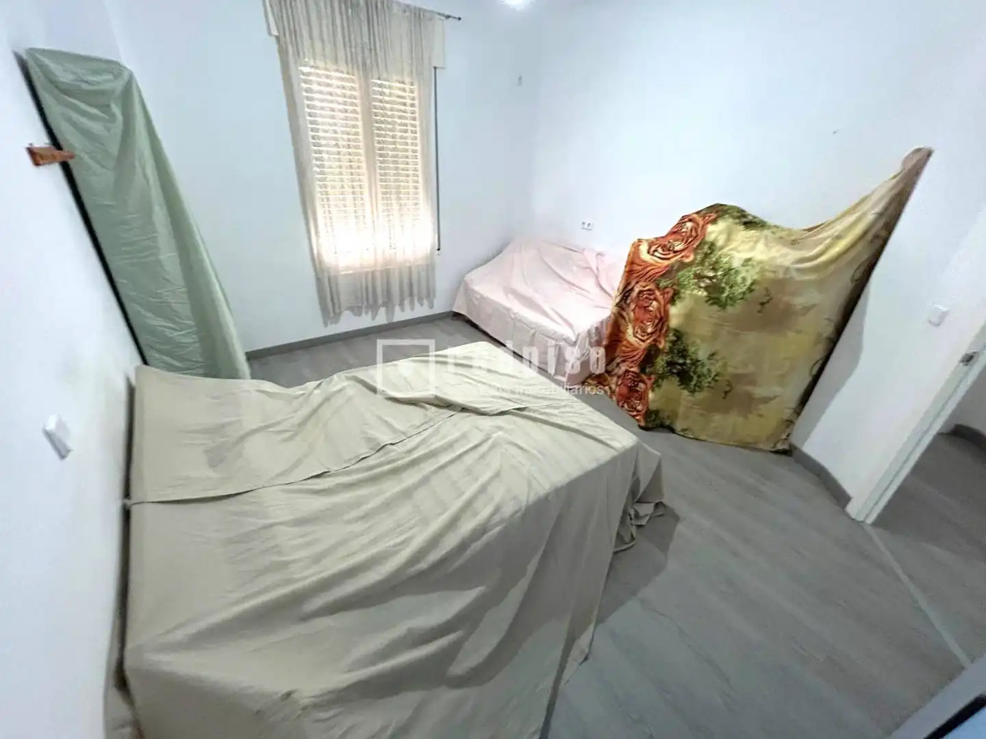Habitación de Piso en venta en Madrid con Jardín privado