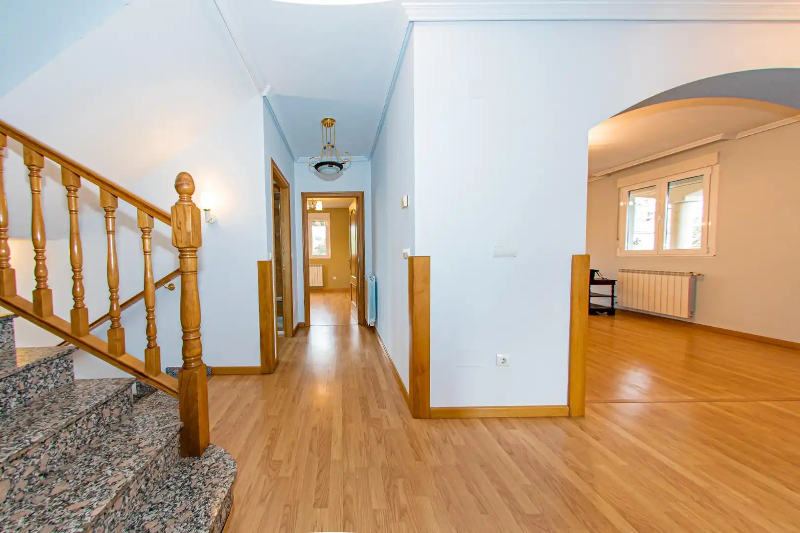 Haus oder Chalet zum Verkauf in Ponferrada mit Heizung, Privatgarten und Terrasse