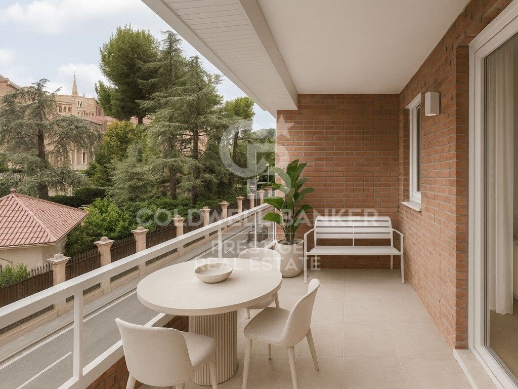 Terrace of Flat for sale in  Barcelona Capital  with Terrace, Swimming Pool and Community pool