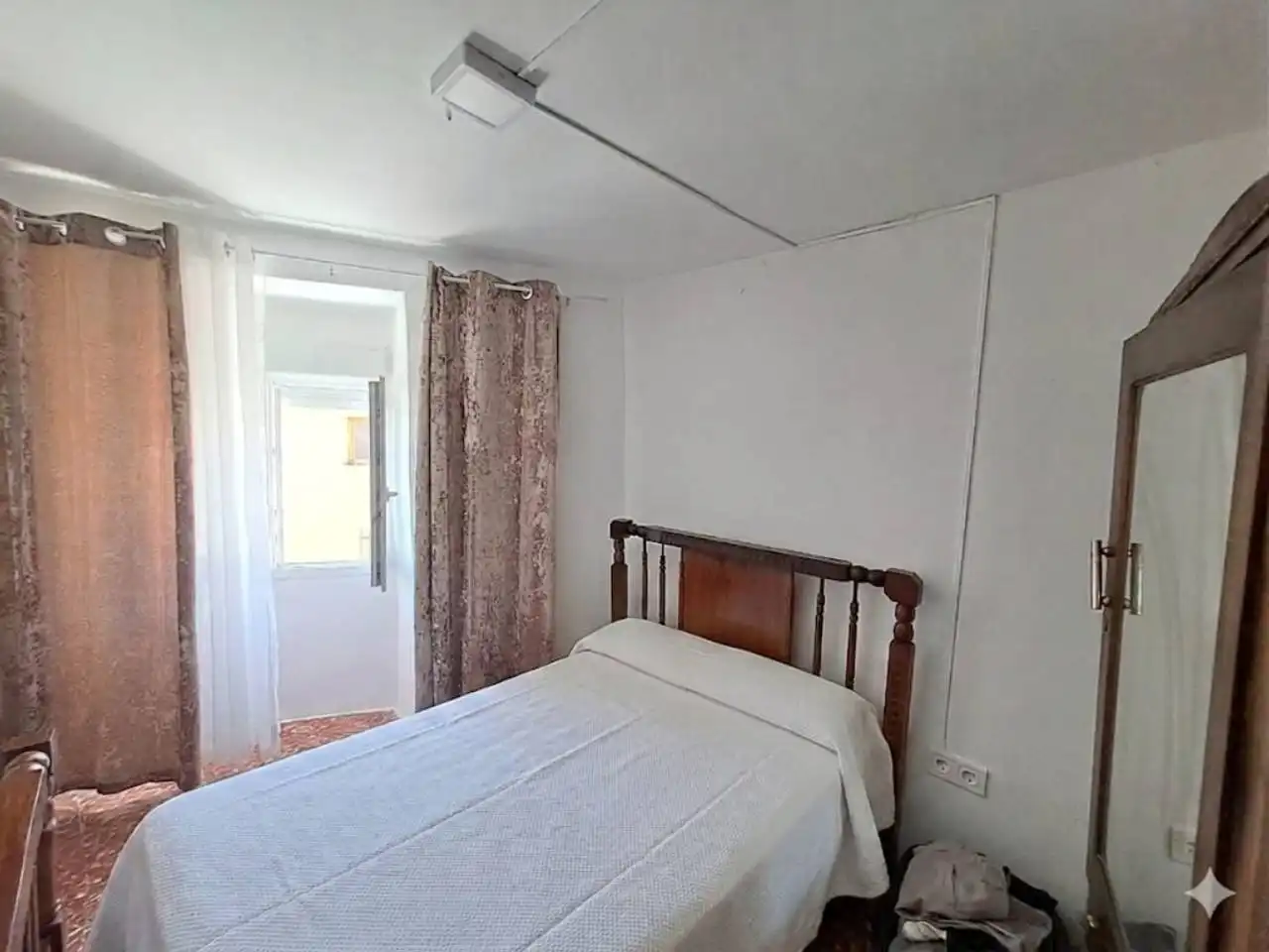 Bedroom of Houses for sale in Las Quintanillas
