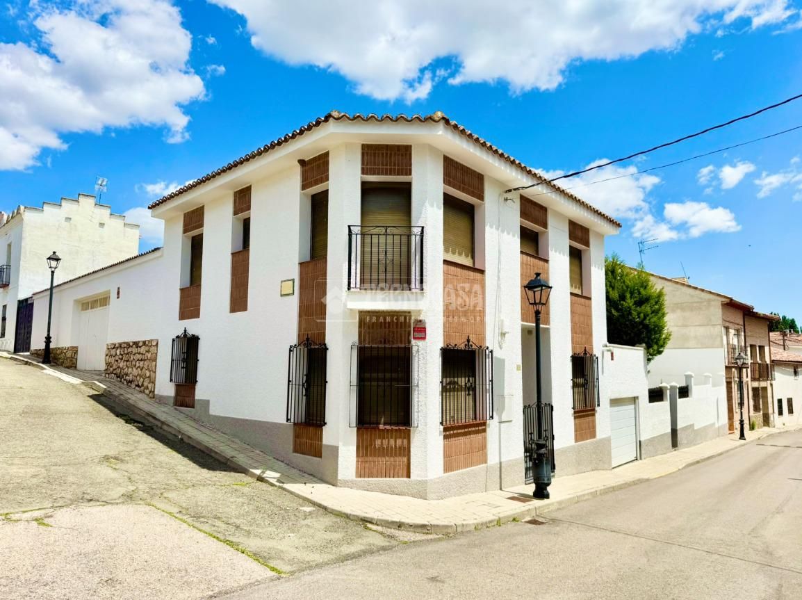 Vista exterior de Casa o chalet en venta en Valdeavero con Calefacción