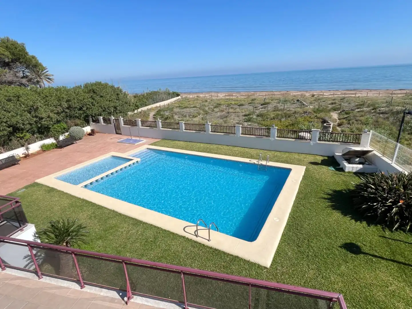 Schwimmbecken von Wohnungen zum Verkauf in Dénia mit Klimaanlage, Heizung und Privatgarten