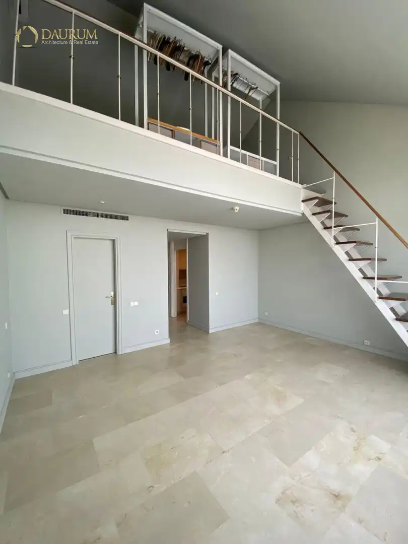 Dúplex en venta en Madrid con Aire acondicionado, Calefacción y Trastero