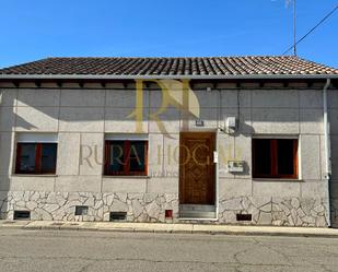 Vista exterior de Casa o xalet en venda en Villarejo de Órbigo amb Calefacció, Terrassa i Traster