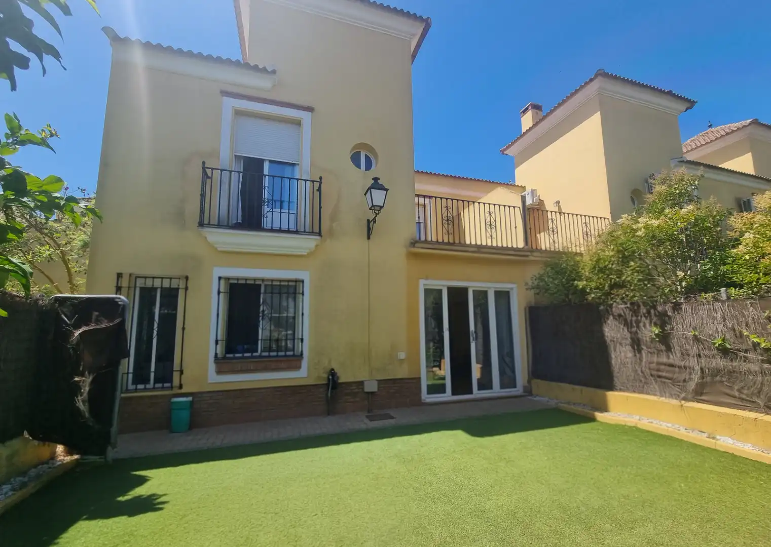 Doppelhaushälfte mit Terrasse zur Miete in Vistahermosa - Fuentebravía