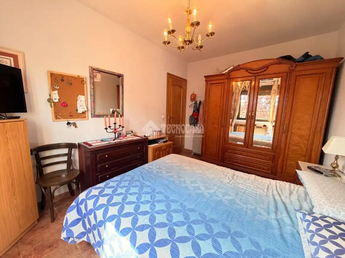 Habitación de Casa adosada en venta en Segovia con Calefacción