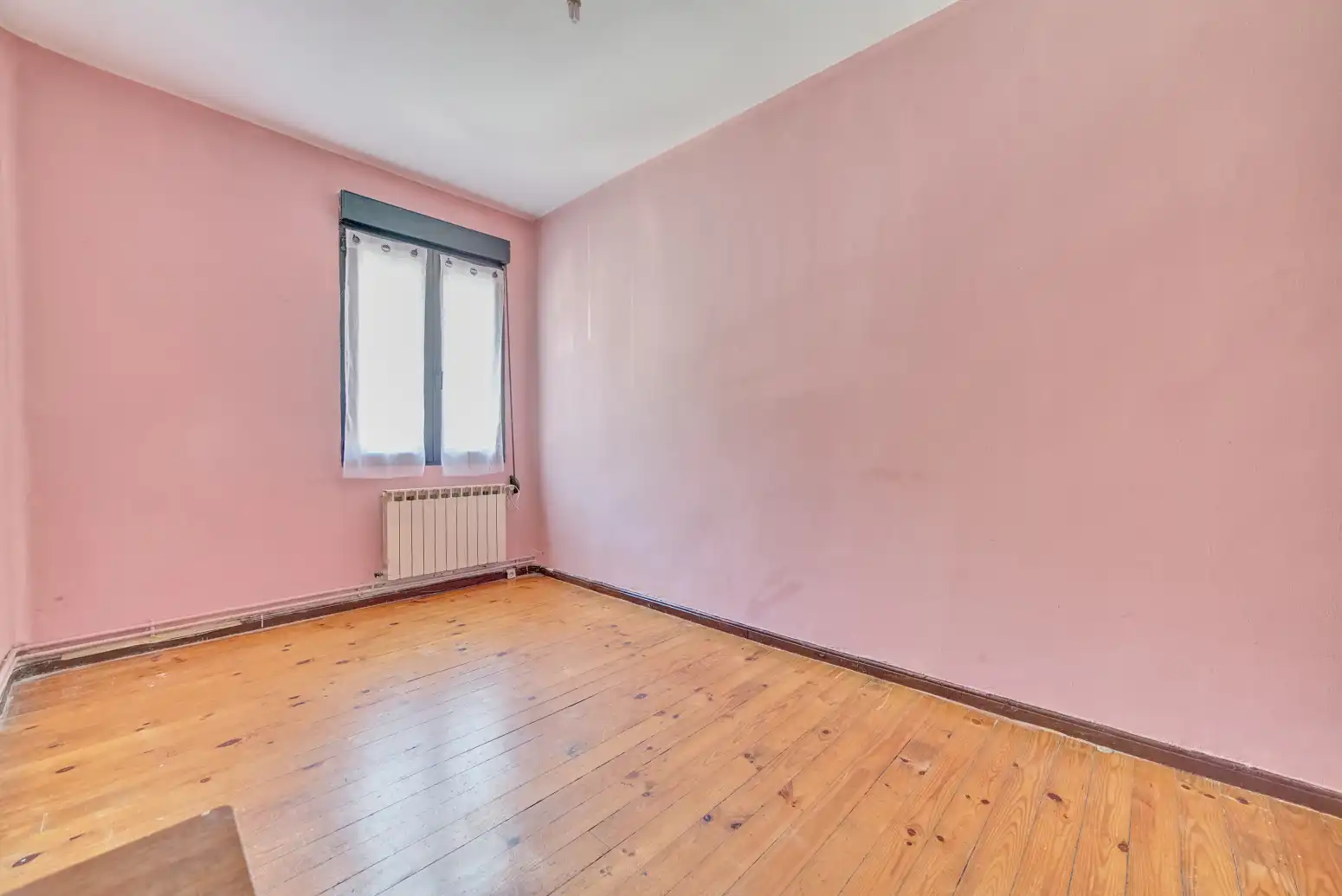 Habitación de Piso en venta en  Pamplona / Iruña con Calefacción