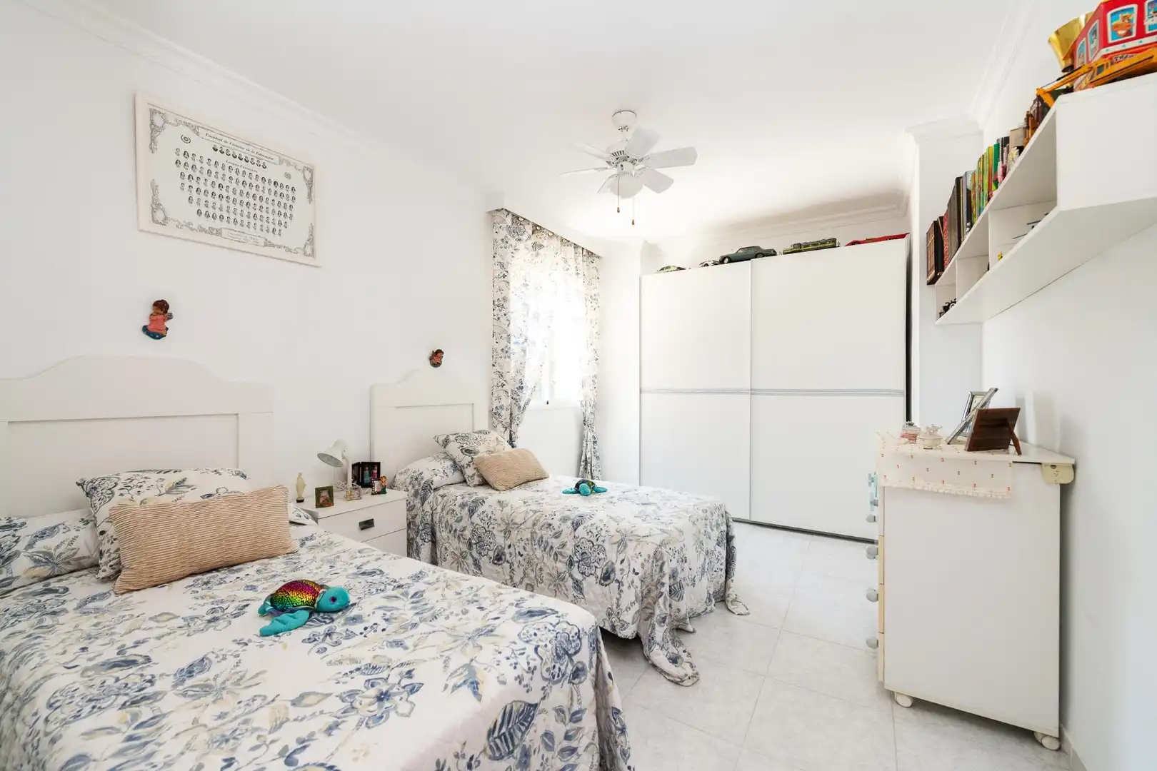 Habitación de Casa adosada en venta en Rincón de la Victoria con Trastero y Piscina comunitaria