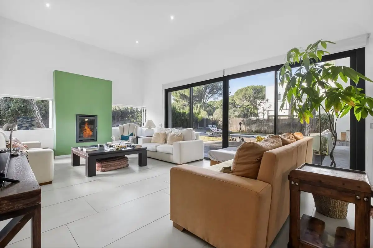 Chalet con terraza en venta en C. Abeto, imagen 6