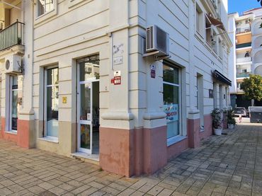 Gewerbefläche zur Miete in Avenida - Divina Pastora - Plaza de Toros