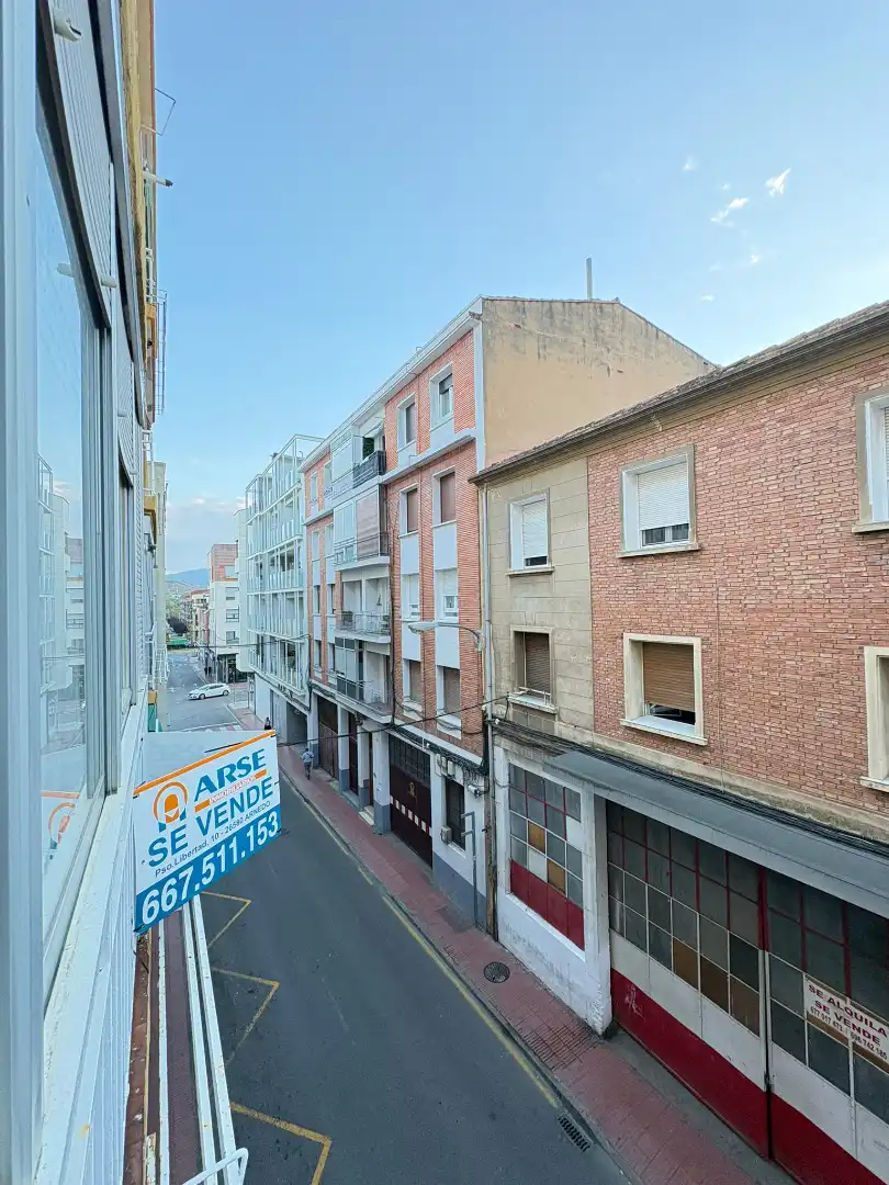Vista exterior de Pis en venda en Arnedo amb Calefacció, Moblat i Forn