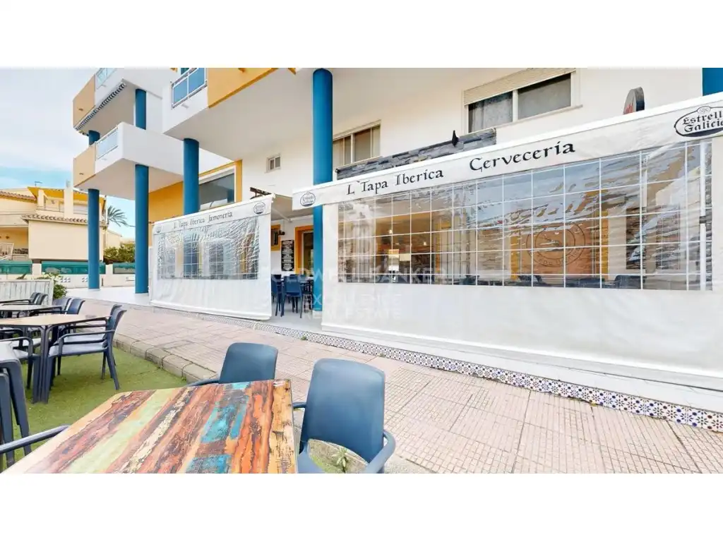 Local en venta en Oliva