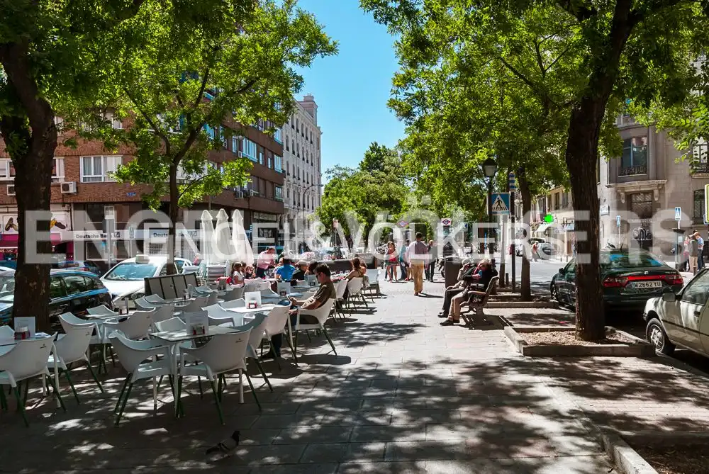 Außenansicht von Wohnung zum Verkauf in Madrid mit Klimaanlage und Heizung