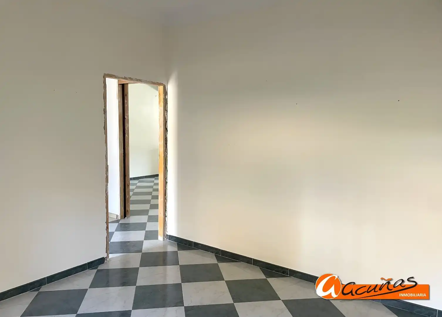 Casa adosada en venta en Gilena con Terraza y Trastero