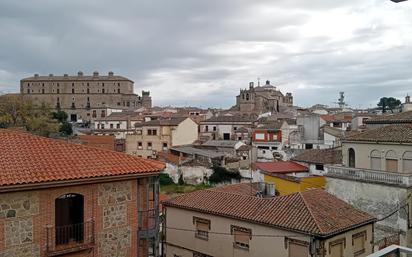 Vista exterior de Pis en venda en Oropesa amb Balcó