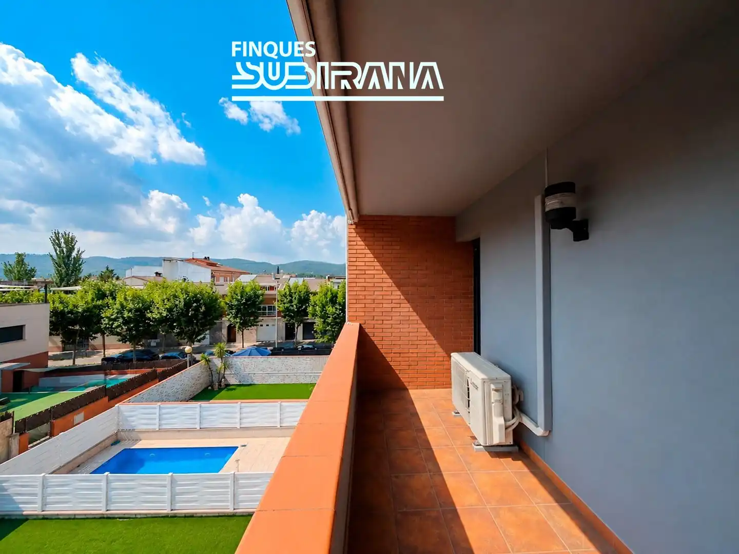 Vista exterior de Casa o chalet en venta en Vilanova del Camí con Aire acondicionado, Calefacción y Jardín privado