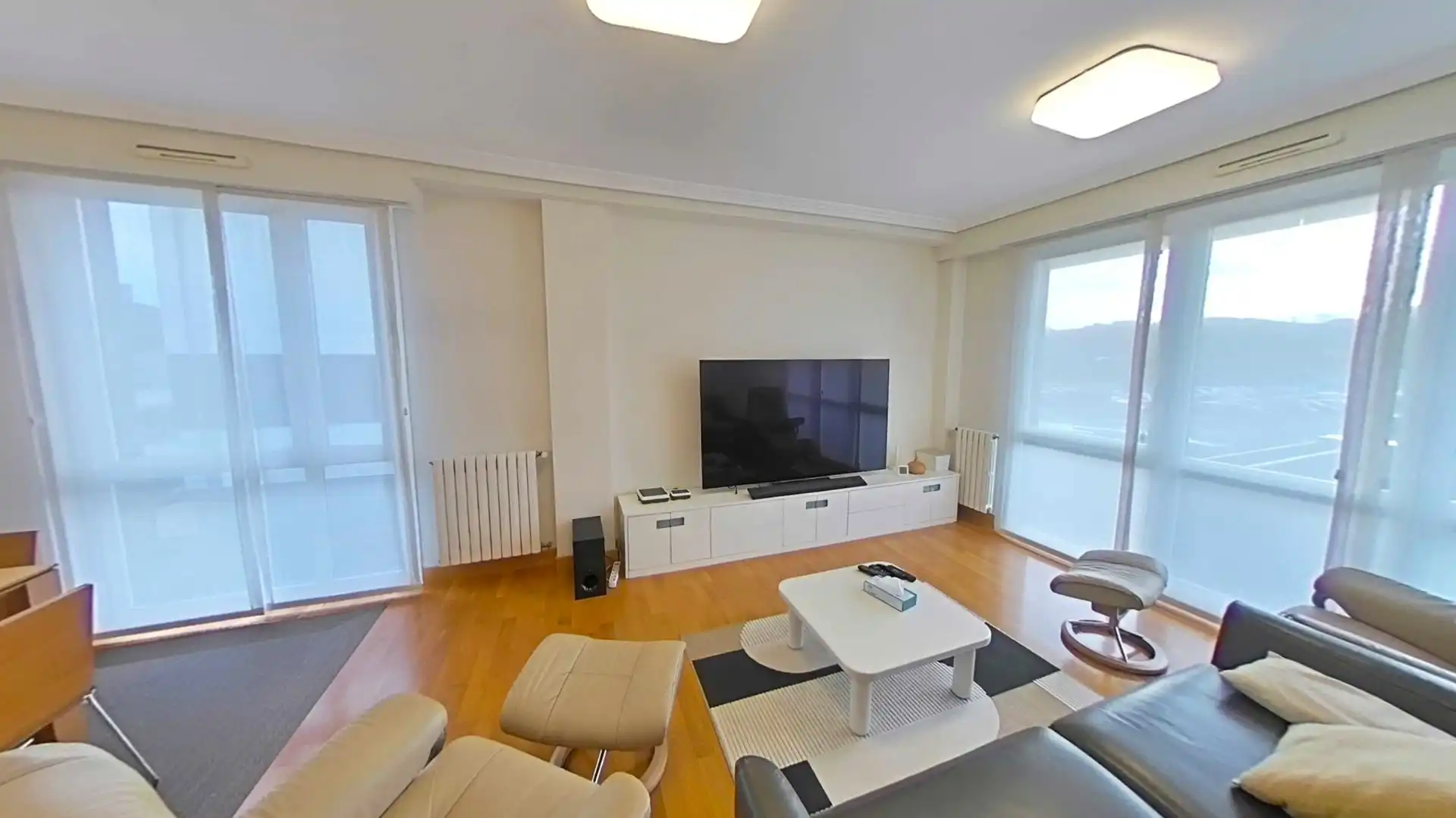 Sala de estar de Piso en venta en Donostia - San Sebastián  con Calefacción, Jardín privado y Terraza