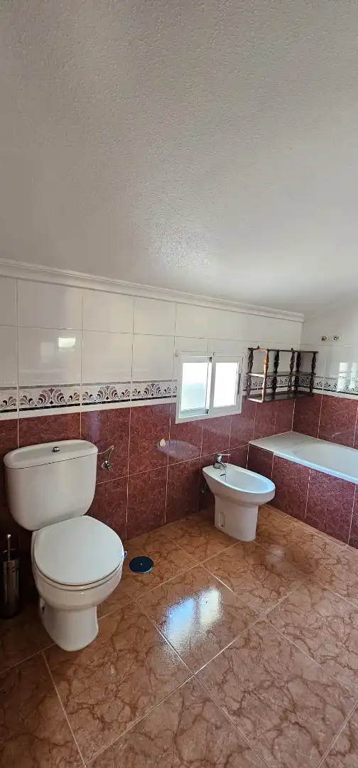 Baño de Casa adosada en venta en Pilar de la Horadada con Aire acondicionado, Calefacción y Jardín privado